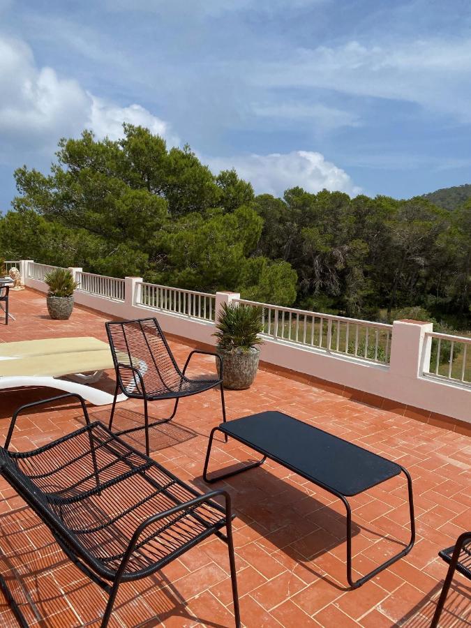 Hostal Restaurante Pou Des Lleo Sant Carles de Peralta Room photo
